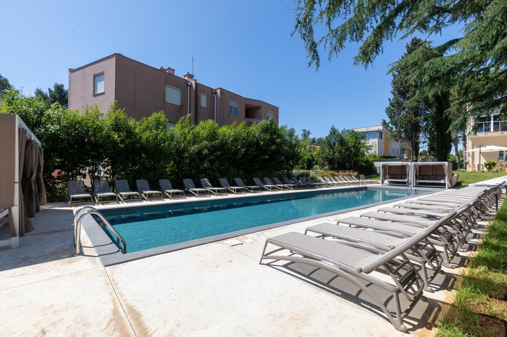 Hotel Emaus Novigrad Istria Buitenkant foto
