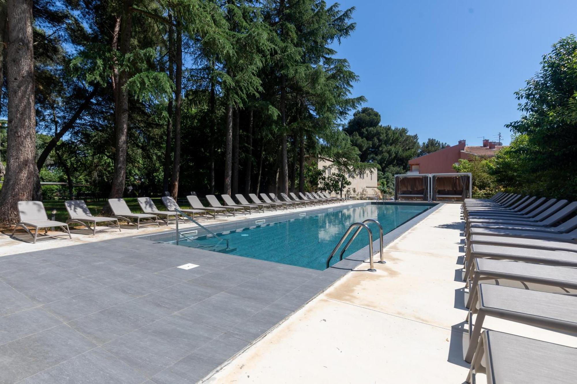 Hotel Emaus Novigrad Istria Buitenkant foto