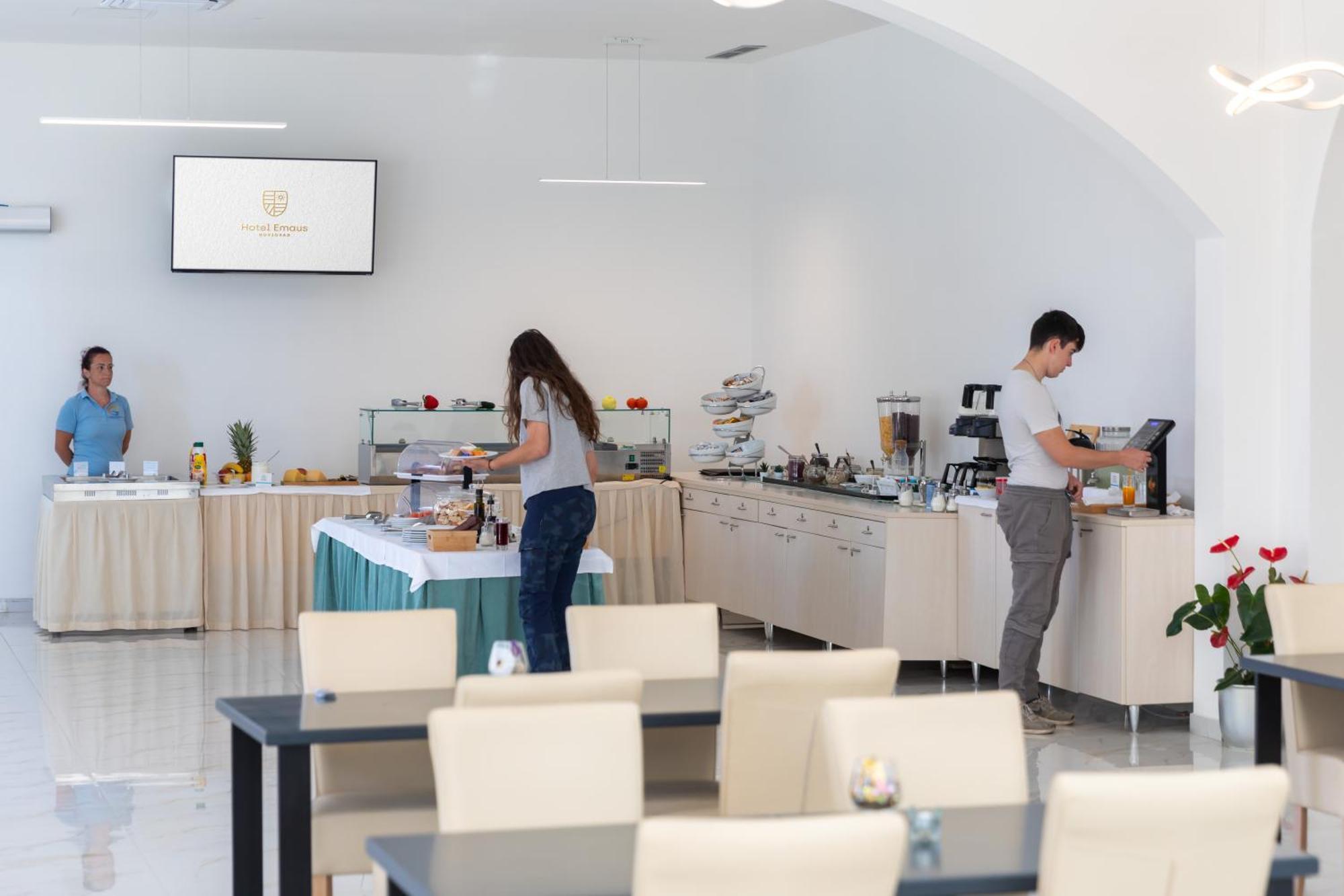Hotel Emaus Novigrad Istria Buitenkant foto