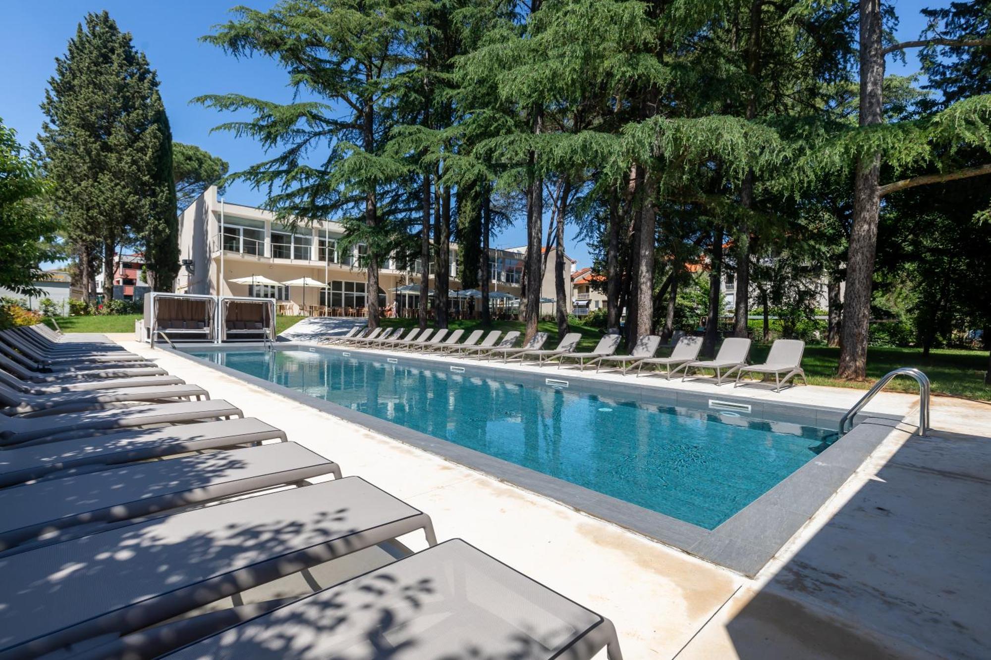 Hotel Emaus Novigrad Istria Buitenkant foto