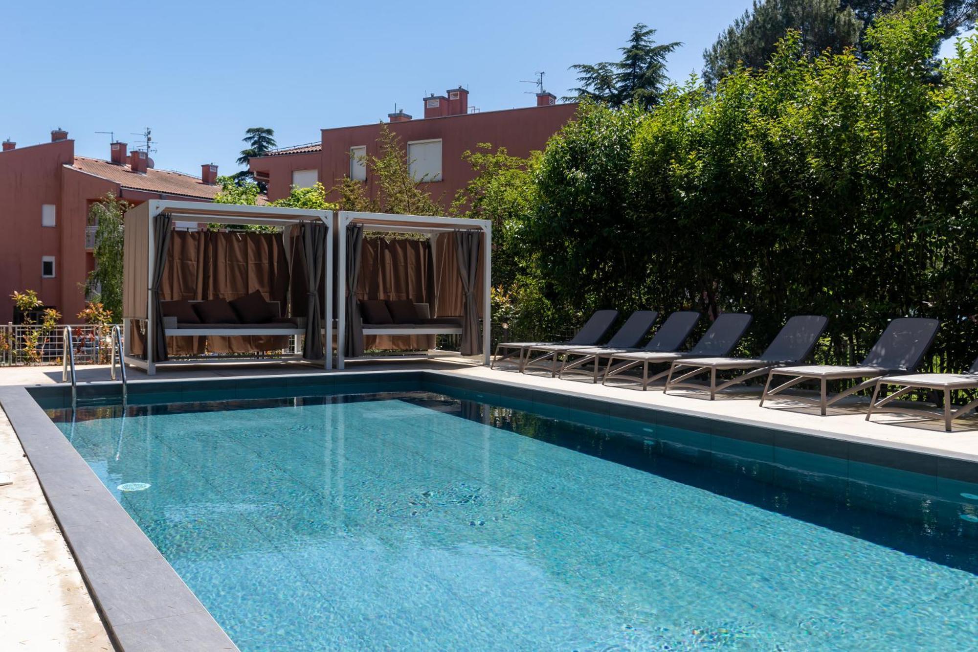 Hotel Emaus Novigrad Istria Buitenkant foto