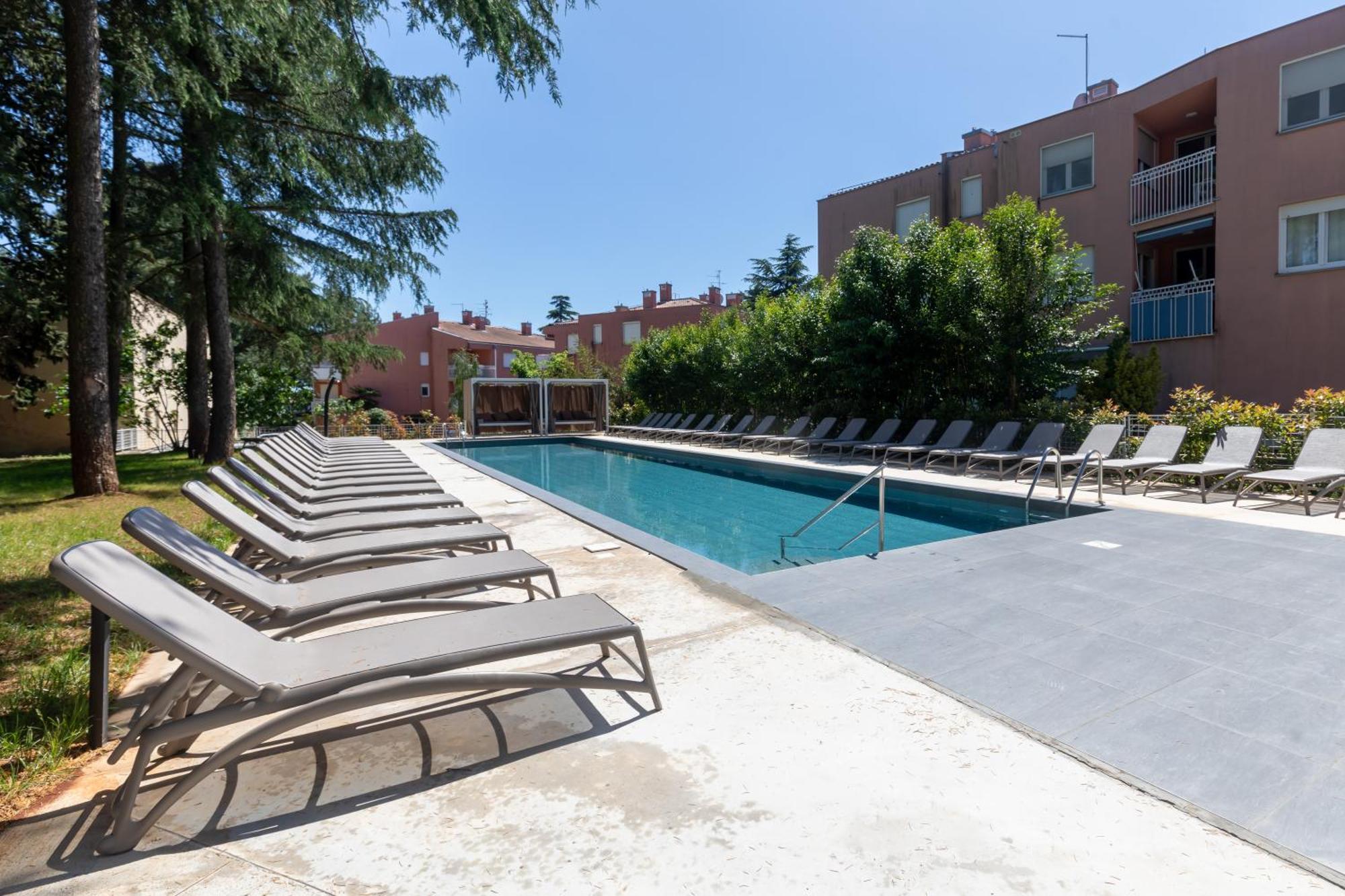 Hotel Emaus Novigrad Istria Buitenkant foto
