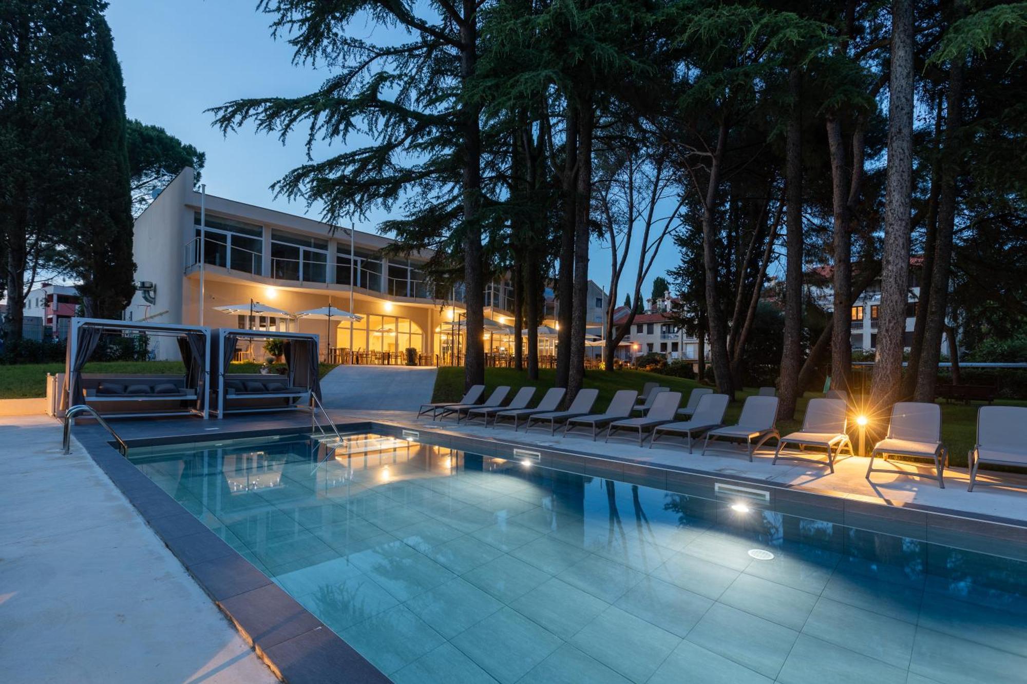 Hotel Emaus Novigrad Istria Buitenkant foto
